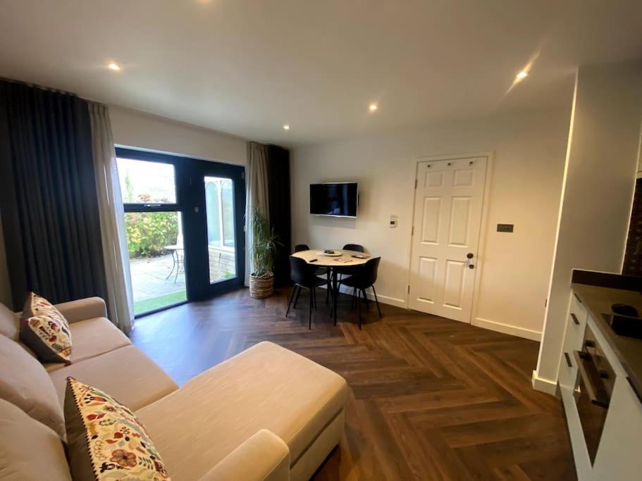 The Retreat, Luxury Studio Apartment In Bath With Parking Exterior foto